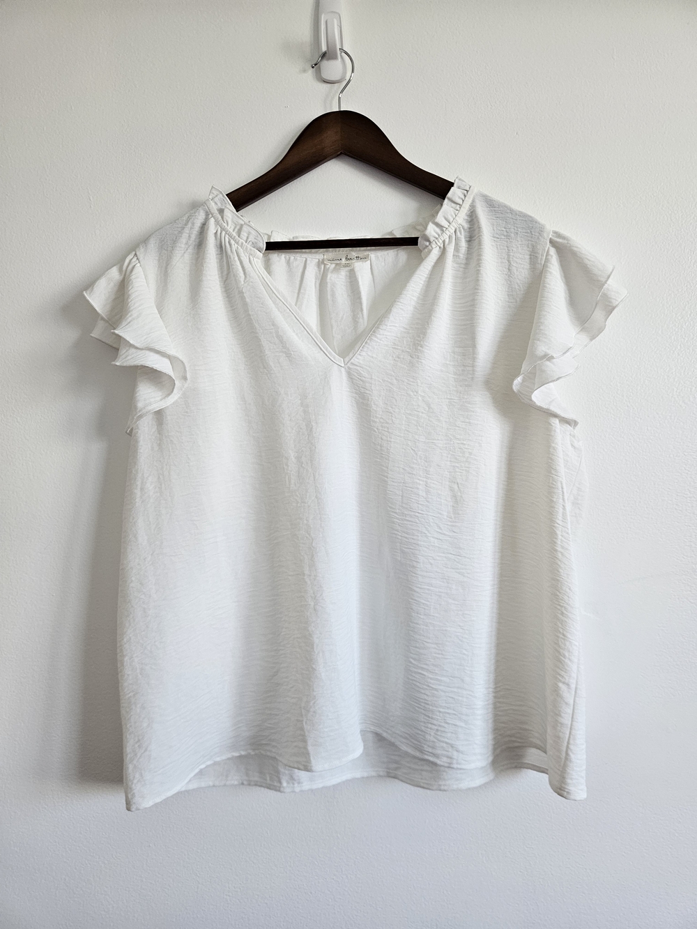 Nine Britton XXL White Blouse Ruffle Lightweight V Neck Flutter Sleeve